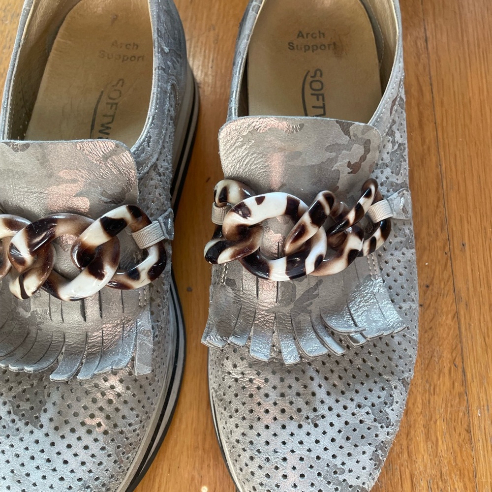 Softwave Women's Metallic Loafers with Tortoise Chain